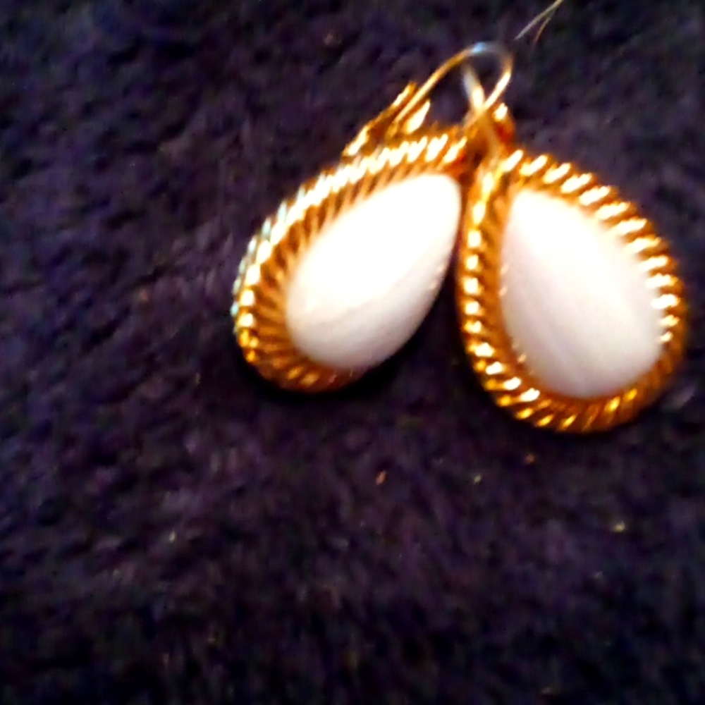 Beautiful Joan Rivers gold earrings with changeable stones